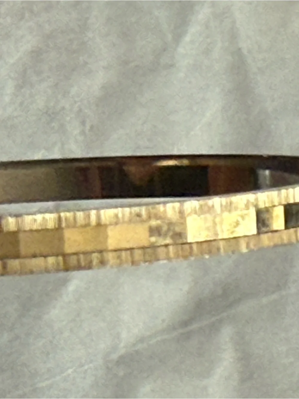 N/A elegant gold